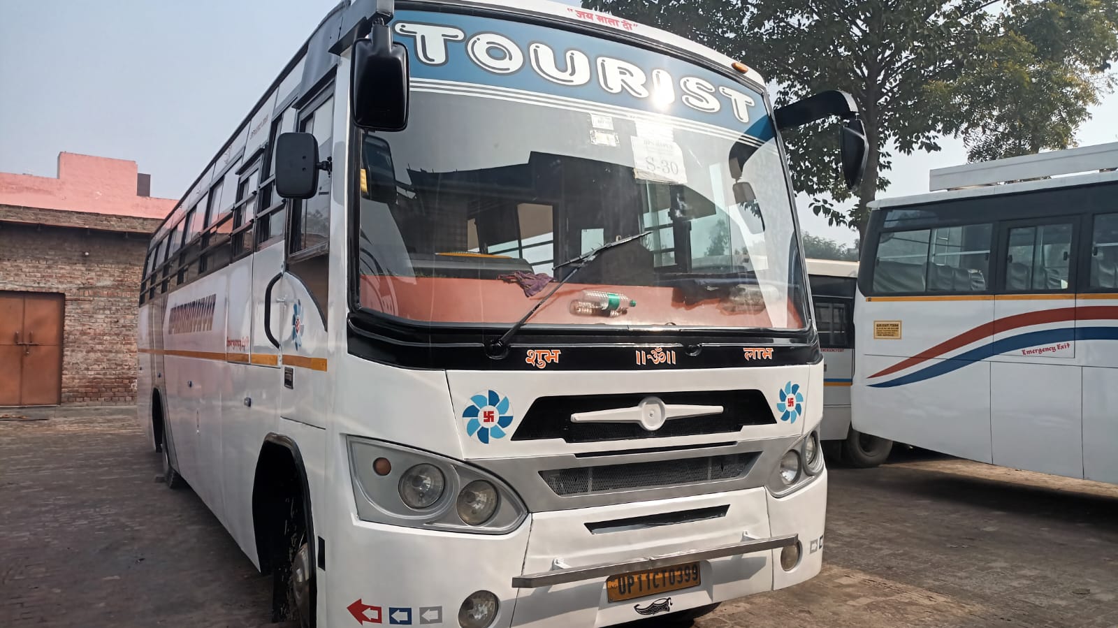 Bus Rental Service in Hapur